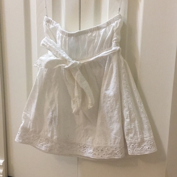 Frilly strapless top (also hooks for straps) - Picture 3 of 3